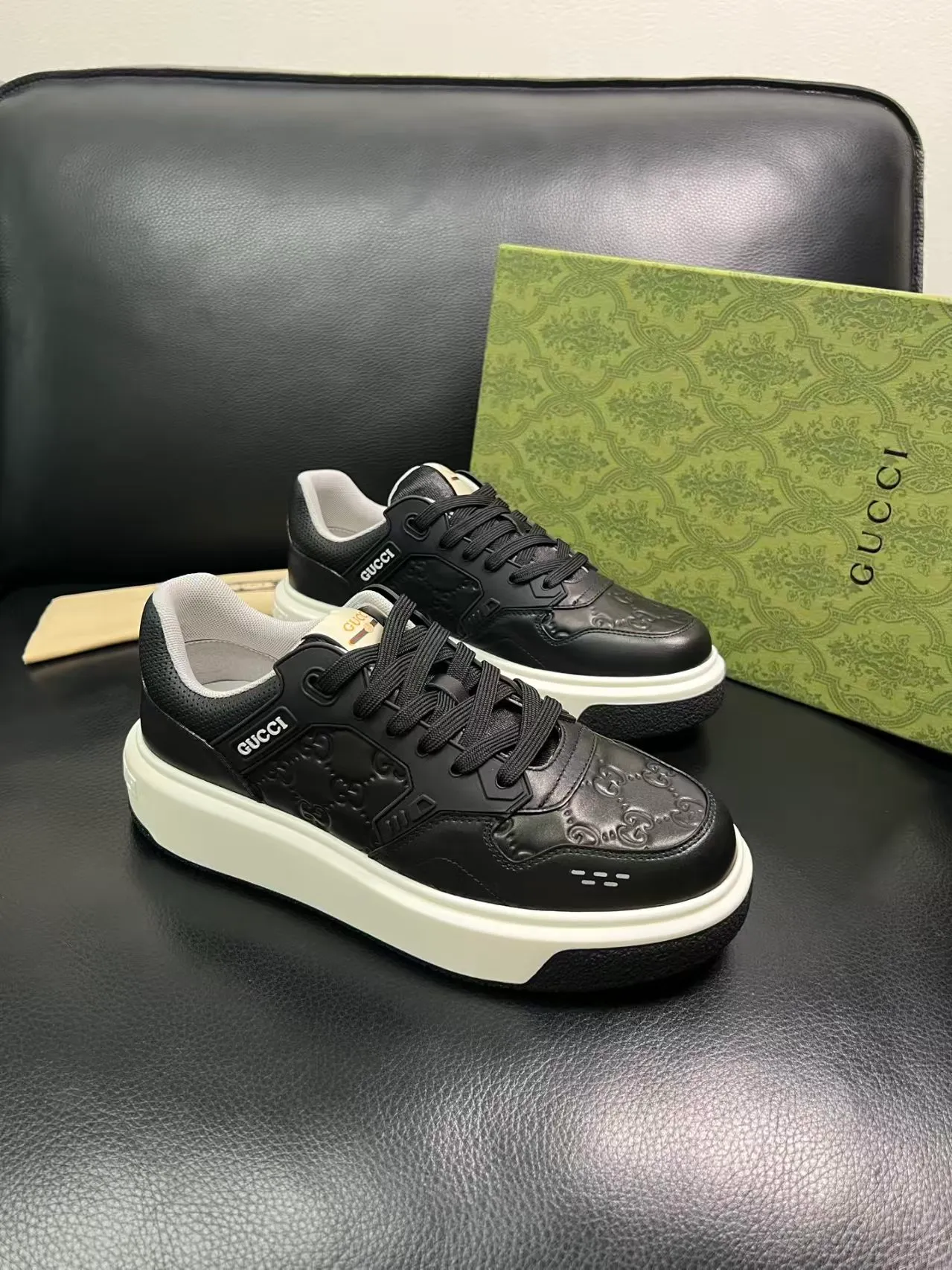 P460 new men's shoes GUCCI [Lightning] latest shoes are shipped. Original quality, fashionable, made of special materials, lining and mesh, brand new packaging. The foot feels super comfortable and the workmanship is impeccable Code number: 38-45 No. 058